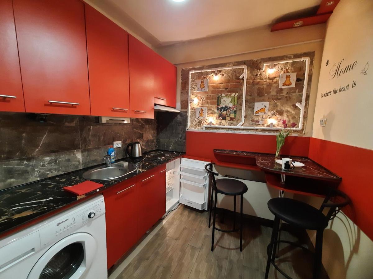 Midnight Cats' Apartment in Rynok Square Lviv Buitenkant foto